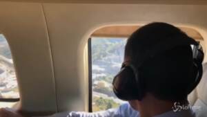 Ceuta, il premier Sanchez vola sopra la frontiera