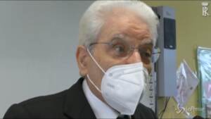 Primo piano di Mattarella con la mascherina