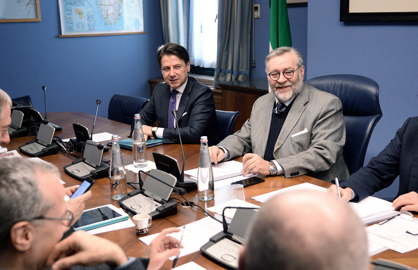 Copasir, Vito lascia e Urso rimette mandato. FdI in pressing ma Volpi va avanti