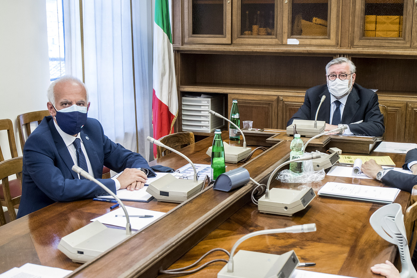 Copasir, presidente Volpi si dimette. Lega: “Ha fatto ottimo lavoro, ora si dimettano tutti”