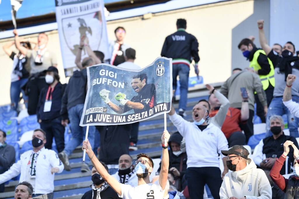 Galleria foto 'Finale Coppa Italia: i tifosi tornano a colorare gli spalti' - foto 3