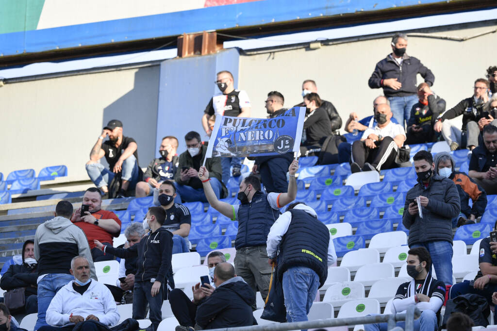 Galleria foto 'Finale Coppa Italia: i tifosi tornano a colorare gli spalti' - foto 6