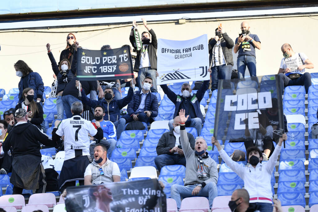 Galleria foto 'Finale Coppa Italia: i tifosi tornano a colorare gli spalti' - foto 10