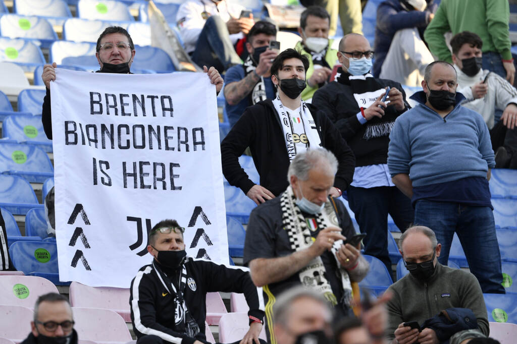 Galleria foto 'Finale Coppa Italia: i tifosi tornano a colorare gli spalti' - foto 9