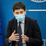 Vaccini, Speranza: “Oltre tre milioni di italiani con la terza dose”