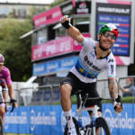 Giro d’Italia, Nizzolo vince la volata a Verona. Bernal resta in rosa