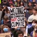 Protesta per il clima, studenti in piazza in tutta l’Australia