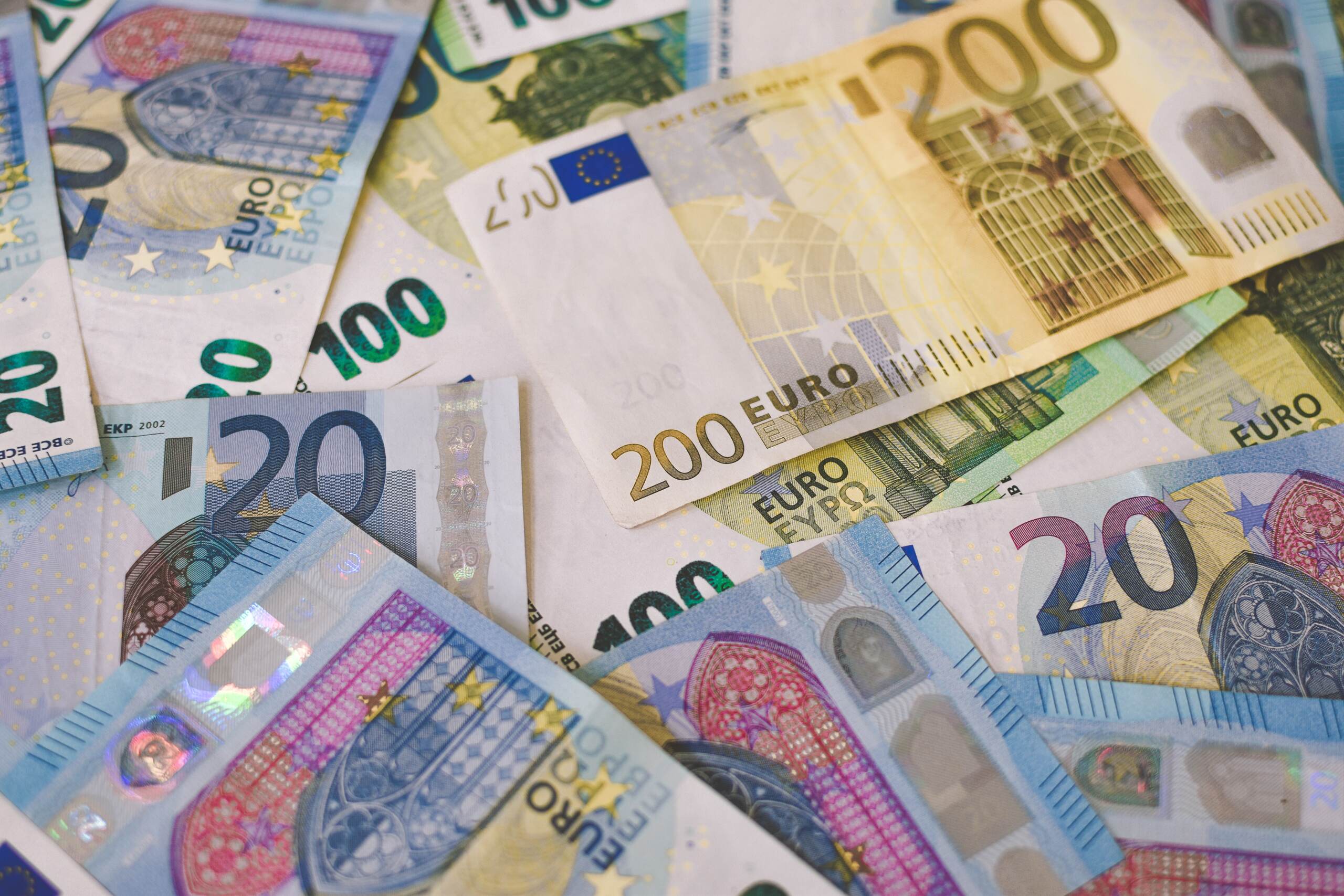 Confesercenti stima crescita Pil dello 0,6%, manca la spinta ai consumi