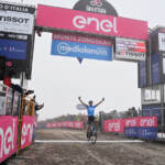 Giro d’Italia, Lorenzo Fortunato conquista lo Zoncolan