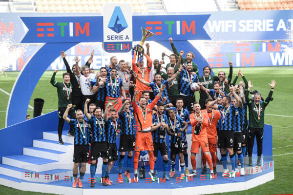 Serie A, l’Inter festeggia lo scudetto travolgendo l’Udinese 5-1