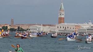 Venezia, torna lo spettacolo della “Vogalonga”