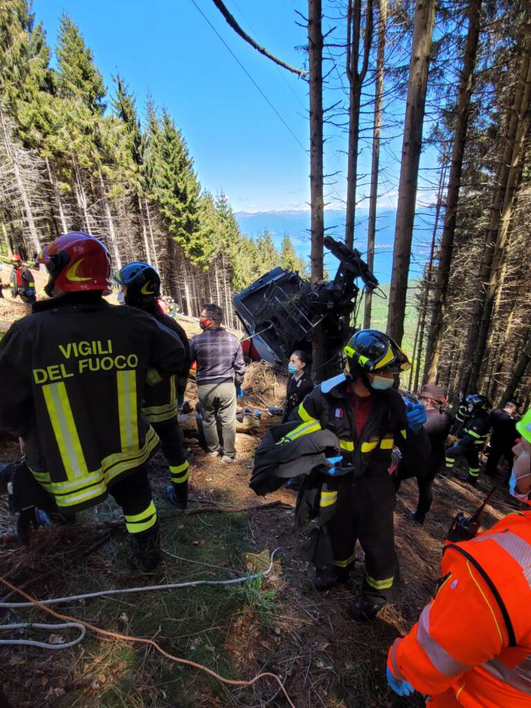 Galleria foto 'Mottarone, precipita cabina funivia: le foto della disgrazia' - foto 5