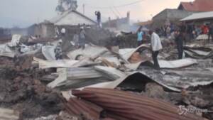 Eruzione in Congo, la lava ricopre e distrugge le case a Goma