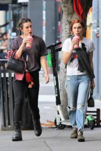 Le sorelle Tallulah e Scout Willis a passeggio per Los Angeles