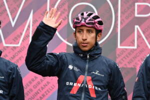 Giro d'Italia, Bernal trionfa a Cortina e consolida la maglia rosa