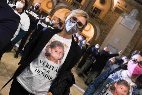 Mazara del Vallo, manifestazione 'Insieme per Denise': fiaccolata organizzata dal Comune