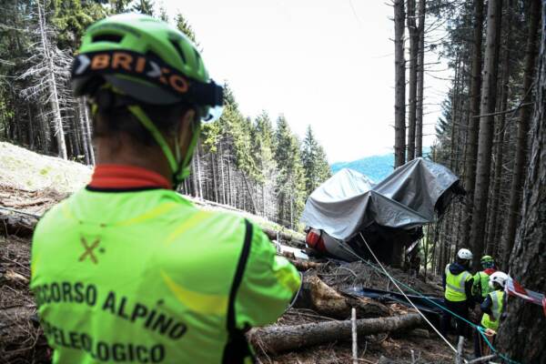 Strage funivia Stresa-Mottarone, sopralluogo tecnico sul luogo della tragedia