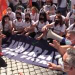 Roma, i lavoratori della Whirlpool di Napoli in piazza: “Dal Governo promesse ma nessuna risposta”