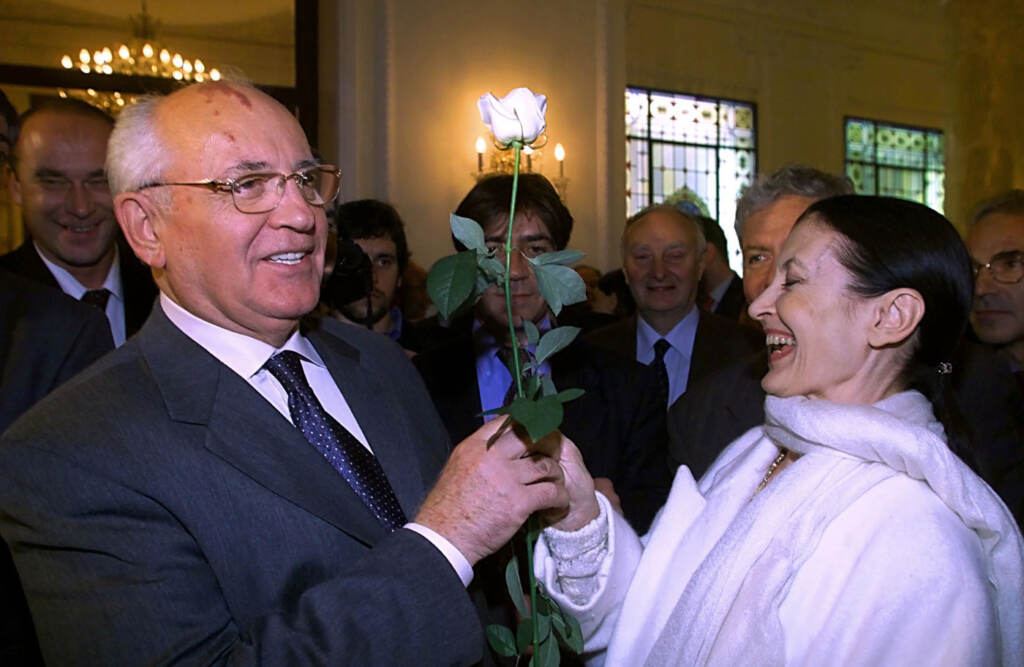 Galleria foto 'È morta Carla Fracci – GALLERY' - foto 22