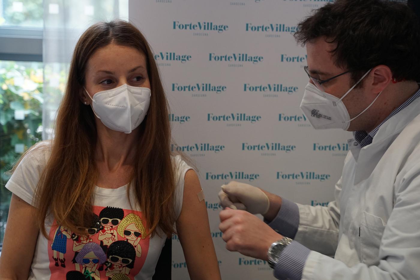 Vaccini, Palù (Aifa): “Entro lunedì via libera per dosi ad adolescenti” Vaccini, Palù (Aifa): “Entro lunedì via libera per dosi ad adolescenti”