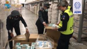 La Spezia: in un anno sequestrati oltre 12 milioni di mascherine e dispositivi medici