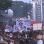 Brasile, a San Paolo in migliaia in piazza contro Bolsonaro