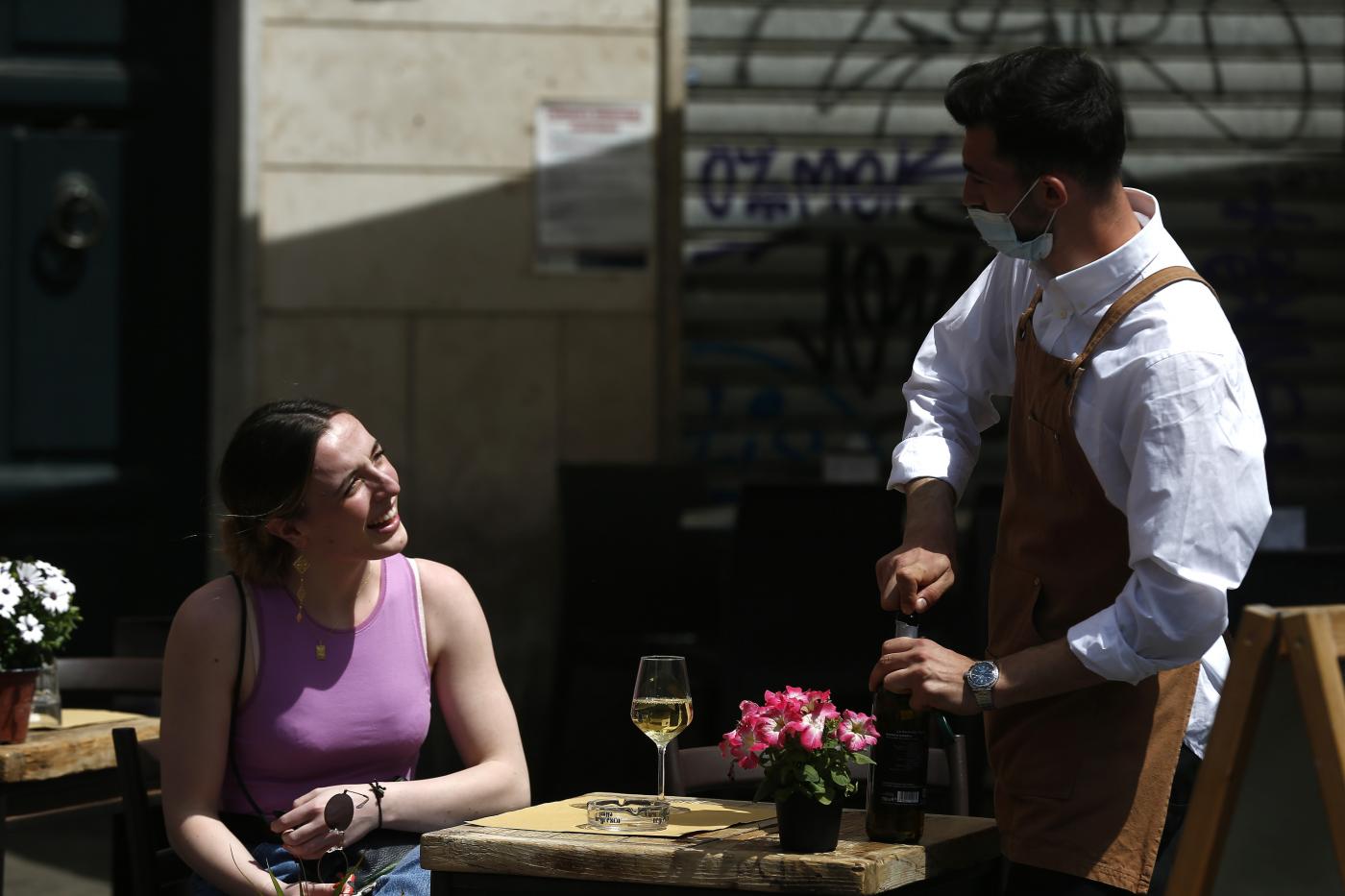 Da domani zona bianca per Sardegna, Friuli e Molise ma resta il green pass Da domani zona bianca per Sardegna, Friuli e Molise ma resta il green pass
