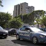 Roma, uomo ucciso a coltellate in casa. Ferito gravemente figlio