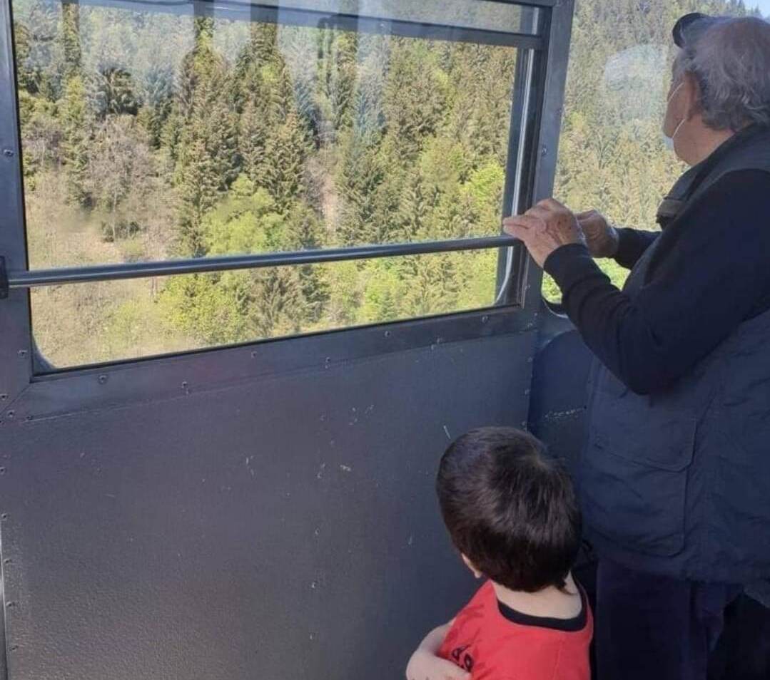 Funivia, dimesso Eitan: è a casa a Pavia insieme alla zia Funivia, dimesso Eitan: è a casa a Pavia insieme alla zia