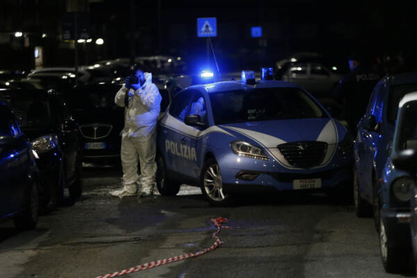 Roma, rapina con sparatoria in un bar-tabacchi