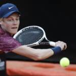 Tennis, Sinner e Musetti stregano Parigi. Federer rientra con vittoria