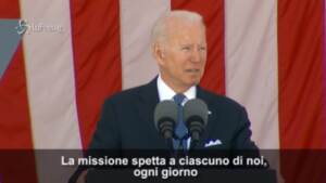 Usa, Biden: “La democrazia stessa è in pericolo”