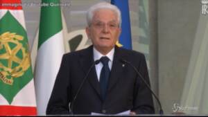 2 giugno, Mattarella: “La nascita della Repubblica segnava un nuovo inizio”