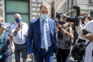 M5S, Garante a Rousseau: “Dati degli iscritti a Movimento”. Conte: “Si parte”. Ma Casaleggio dice no