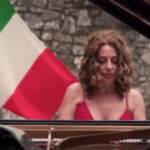 2 giugno, la pianista Cristiana Pegoraro interpreta l’inno di Mameli