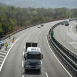 A26, maxi-tamponamento: 8 feriti