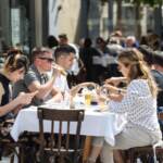 Covid, monitoraggio: salgono a 4 le regioni a rischio moderato. Lieve calo dell’indice Rt e dei ricoveri in terapie intensive