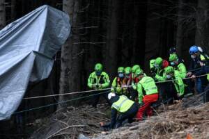 Strage funivia Stresa-Mottarone, sopralluogo tecnico sul luogo della tragedia