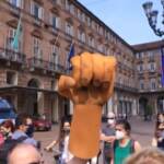 Migranti, presidio a Torino per chiedere chiusura dei Cpr