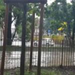 Nubifragio a Milano, la strada diventa un fiume