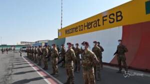 Afghanistan, si chiude la missione italiana. Guerini: “Non torni un luogo sicuro per terroristi”