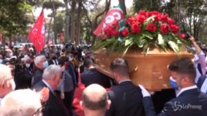 Addio a Epifani, la cerimonia laica sulle note di ‘Bella ciao”