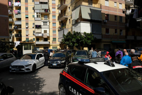 Donna trovata morta legata e imbavagliata a Napoli