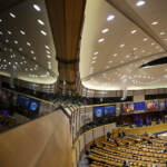 Vaccini: Parlamento Ue adotta risoluzione su sospensione temporanea brevetti