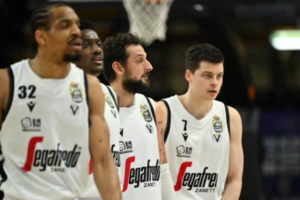 Basket, finale scudetto: Bologna vince anche gara 3 contro Milano