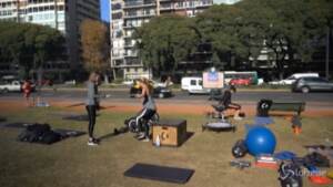 Buenos Aires, i parchi diventano palestre durante la pandemia