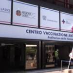 Caos Astrazeneca, cittadini “confusi” all’Hub di Confindustria all’Eur