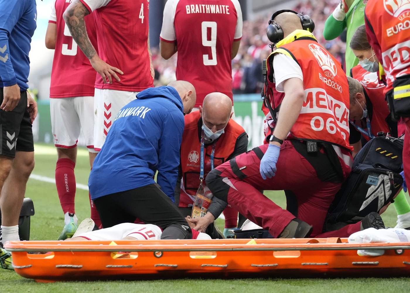 Danimarca-Finlandia: paura per Eriksen, collassa in campo. Uefa: “E’ stabile e sveglio in ospedale”