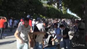 Tunisi, manifestazioni contro la brutalità della polizia: scontri e arresti