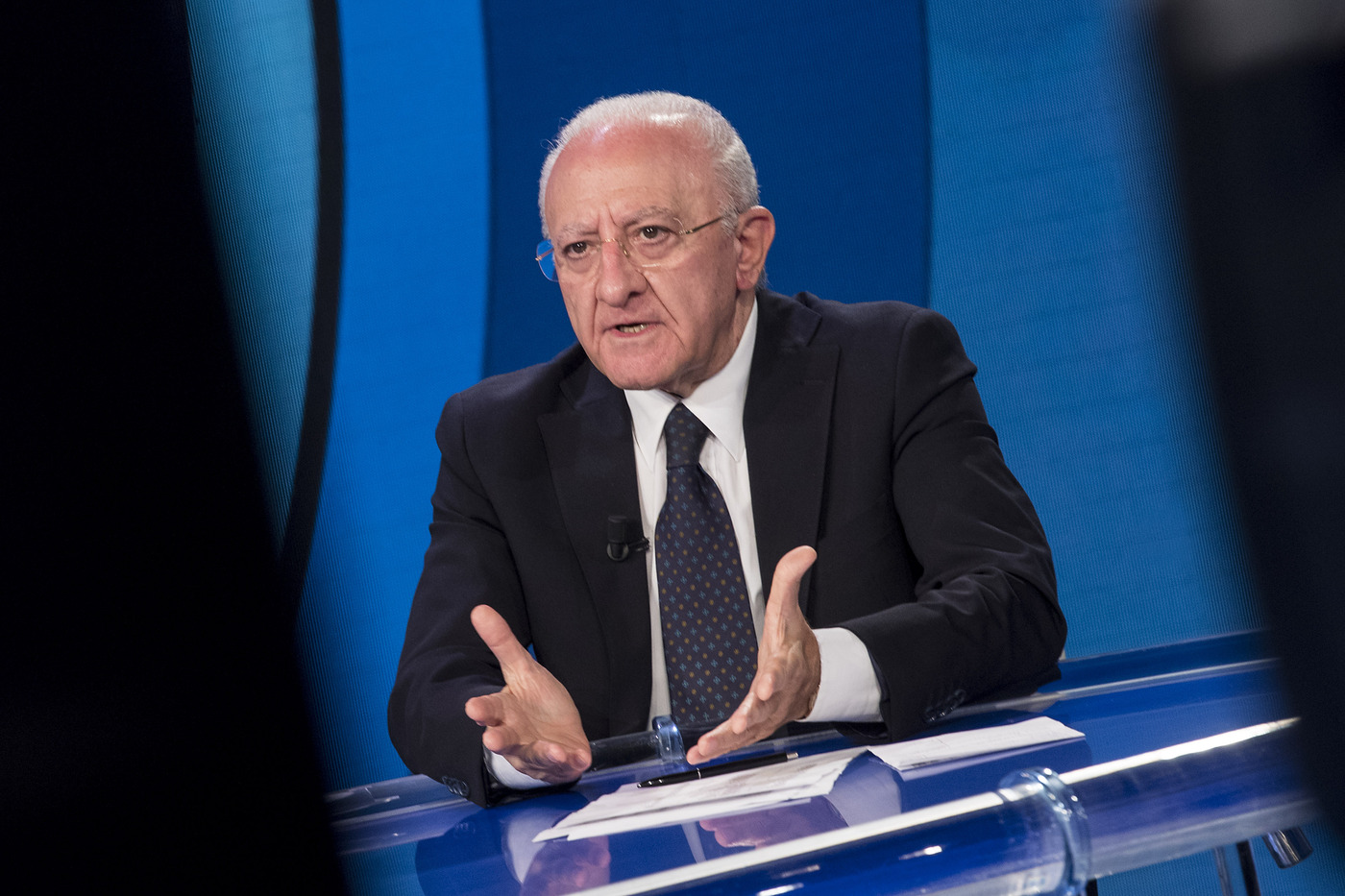 Covid, De Luca: “In arrivo ordinanze, no a feste in piazza a Capodanno”